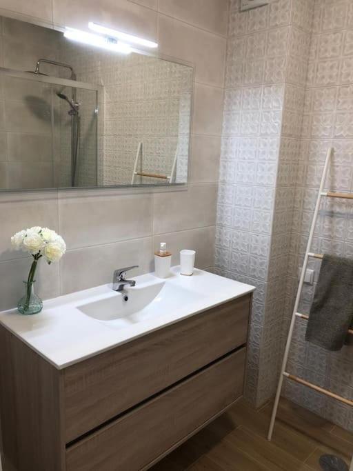 Apartamento T2 Montegordo A 500 M Da Praia Монте-Гордо Экстерьер фото